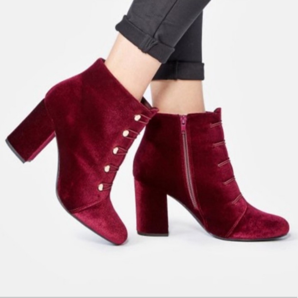 JustFabulous - "Coca" Rich Burgundy Velvet Chunky Heeled Ankle Boots W-7  EUC